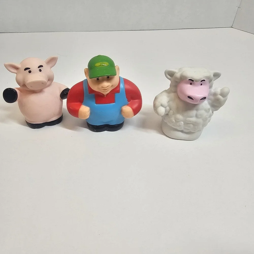 Tomy  3 Piece‎ Replacement Figures for John Deere hayride Toy
